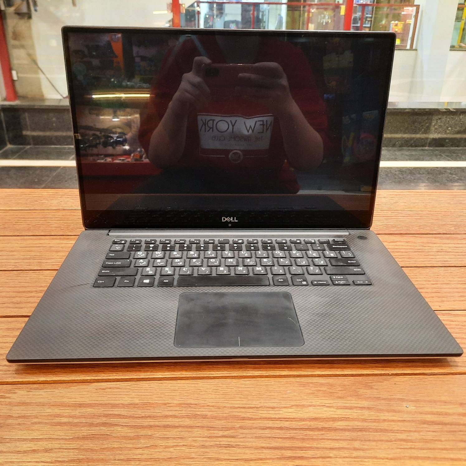 Dell XPS15 7590